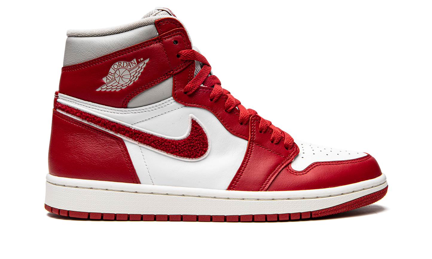 Air Jordan 1 Retro High OG Varsity Red