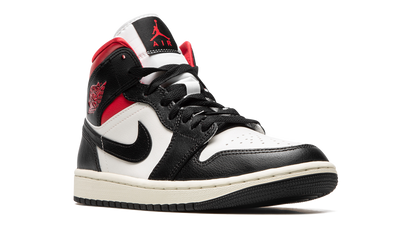 Air Jordan 1 Mid Gym Red Panda