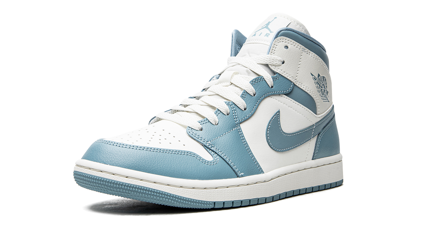 Air Jordan 1 Mid UNC (2022)