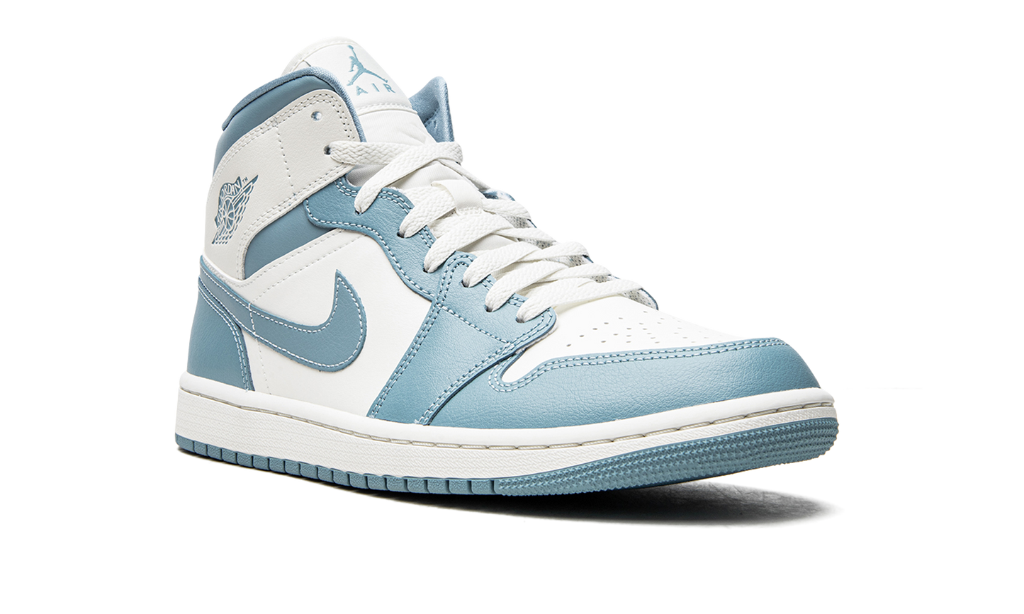 Air Jordan 1 Mid UNC (2022)