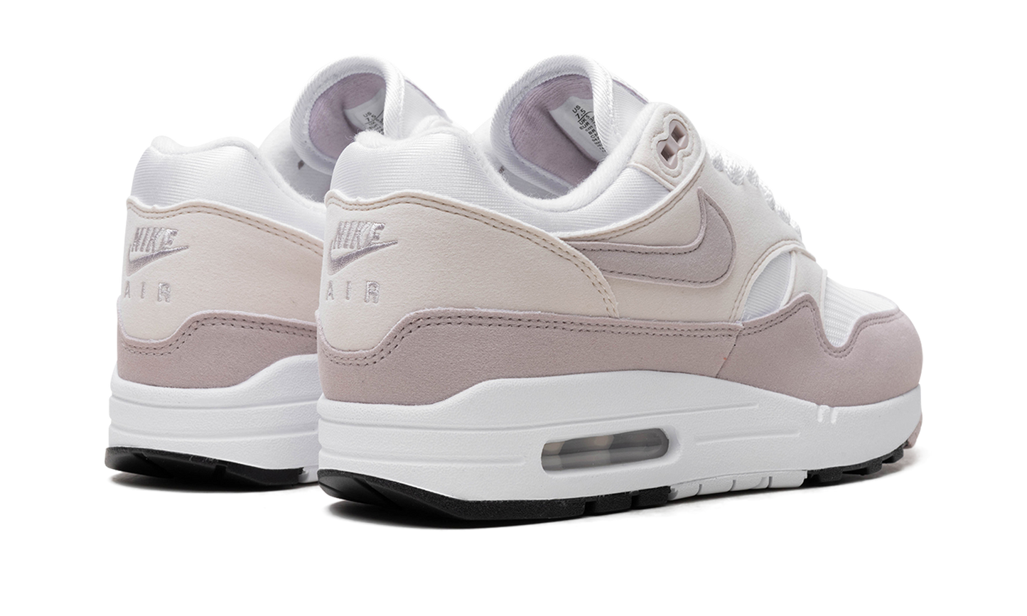 Nike Air Max 1 Platinum Violet