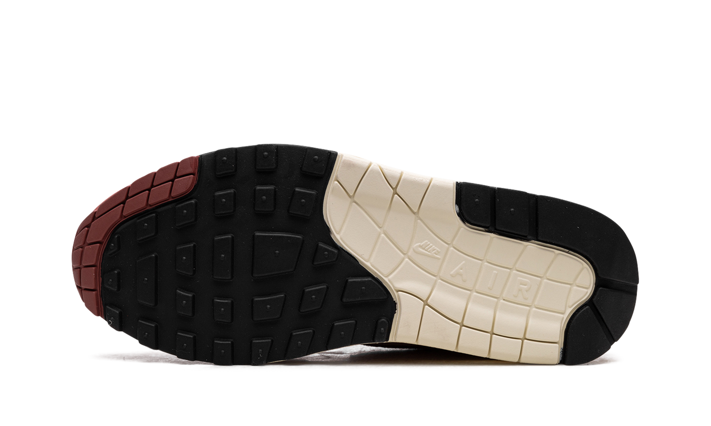 Nike Air Max 1 Red Stardust