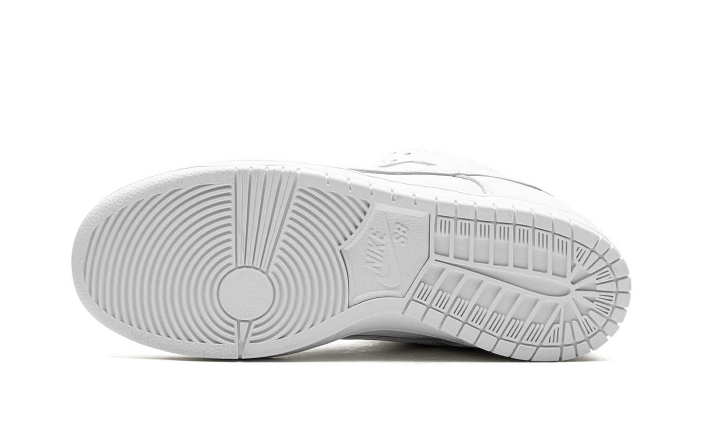 Nike SB Dunk Low Pro Triple White