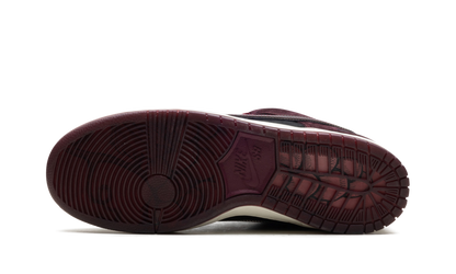 Nike SB Dunk Low Riot Skateshop