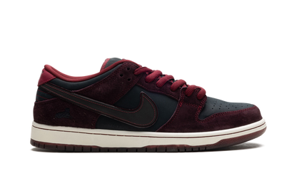 Nike SB Dunk Low Riot Skateshop